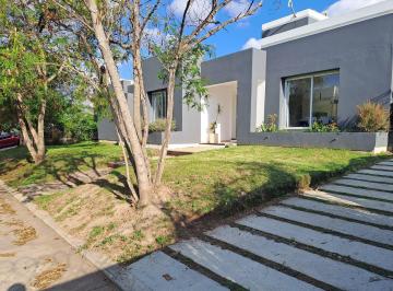 Casa de 12 ambientes, La Calera · Casa en Valle Escondido, El Prado, Barrio Cerrado - 3 Dorm., Pileta