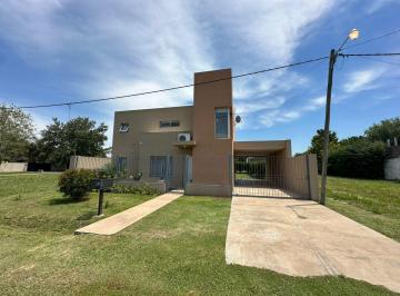 Casa · 111m² · 4 Ambientes · Venta Casa de 2 Dorm. Apto Crédito en Pueblo Esther