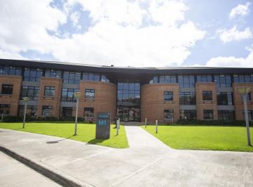 Oficina comercial · 400m² · 1 Ambiente · 1 Cochera · Alquiler Oficina en El Parque Empresarial Austral - Pilar