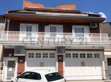 Casa · 670m² · 8 Ambientes · 2 Cocheras · Vende Excelente Propiedad