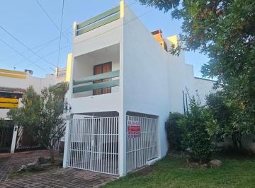 Casa de 5 ambientes, Córdoba · Alquiler – Prop de 2 Dorm. – Terraza con Asador