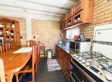 Casa · 75m² · 3 Ambientes · Casa en Alvear Al 4000