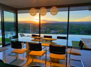 Casa · 618m² · 5 Dormitorios · 6 Cocheras · Venta Casa Carlos Paz, La Casa de Tus Sueños