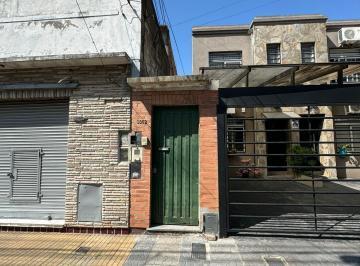 PH de 3 ambientes, Lanús · En Venta PH Tipo Casa 3 Amb con 2 Patios en Buena Ubic. Sin Expensas en Lanus o