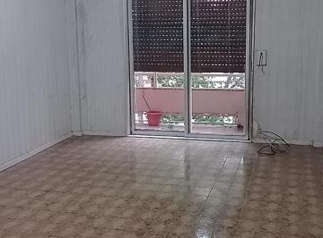 Departamento de 3 ambientes, Pompeya · Departamento de 3 Ambientes a La Calle con Balcon