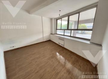 Oficina comercial · 93m² · 4 Ambientes · Oficina en Libertador y Basavilbaso.
