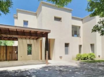 Casa · 295ha · 5 Dormitorios · 4 Cocheras · Casa en Venta Ubicado en Santa Catalina, Villanueva, Tigre