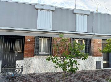 Casa · 89m² · 4 Ambientes · Casa en Salta Al 200 Entre Bustamante y Sto Cabral - Lanús Este