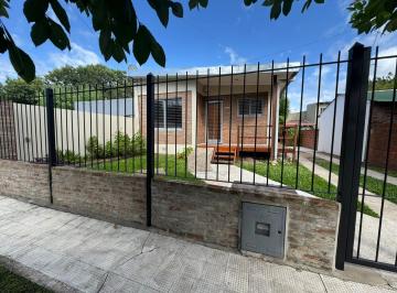 Casa · 61m² · 3 Ambientes · 1 Cochera · Casa en Venta en Los Hornos