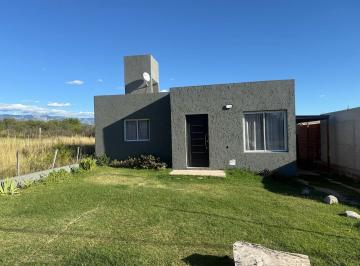 Casa · 290m² · 3 Ambientes · 1 Cochera · Se Vende Hermosa Casa en Mina Clavero