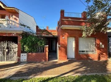 Casa · 162m² · 3 Ambientes · 1 Cochera · Casa Americana Moron Sur