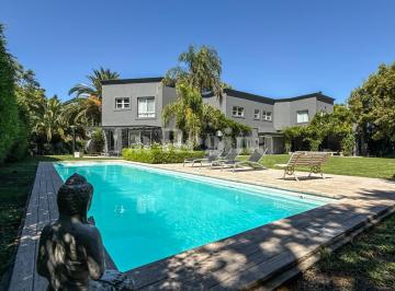 Casa · 540m² · 4 Ambientes · 1 Cochera · Casa en Venta en Villa Bertha, Benavidez, Tigre