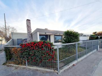 Casa de 3 ambientes, Puerto Madryn · Se Vende Preciosa Casa en Calle Patagonia!