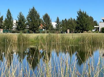 Terreno · 851m² · Lindisimo Lote Al Agua en Venta en El Naudir, Escobar