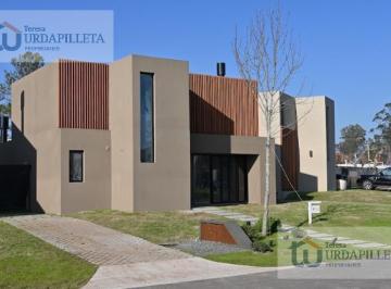 Casa · 127m² · 3 Ambientes · 2 Cocheras · Casa en Huertas de Los Horneros, Uruguay