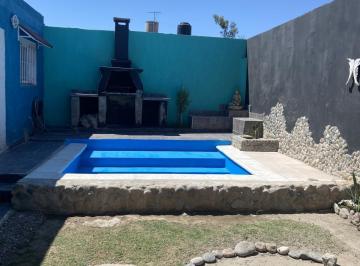 Casa · 226m² · 9 Ambientes · 1 Cochera · Venta Casa Apta Credito 3 Dorm. con Pileta