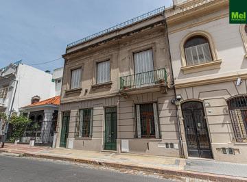 Casa · 130m² · 6 Ambientes · Casa Uso Comercial a m de Avda Cabildo