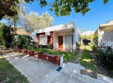 Casa · 100m² · 3 Ambientes · 3 Cocheras · Casa de 3 Ambientes en Alquiler, en San Isidro