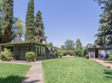 Casa · 197m² · 6 Ambientes · 2 Cocheras · Casa en Venta de 6 Ambientes en Tortuguitas