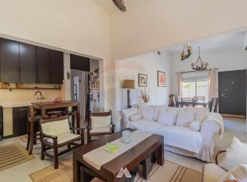 Casa · 124m² · 5 Ambientes · 1 Cochera · Venta Casa 3 Dorm. Shangrila Garaje Piscina