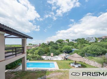 Casa · 300m² · 8 Ambientes · 2 Cocheras · Casa - 3 Dorm - Cinco Lomas