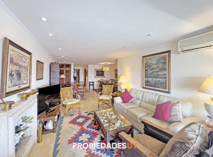 Departamento · 122m² · 5 Ambientes · 1 Cochera