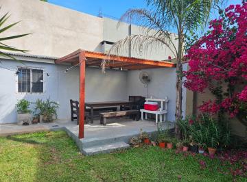 Casa · 130m² · 4 Ambientes · 1 Cochera · Venta Casa 4 Ambientes Beccar Alto, Una Planta con Jardin