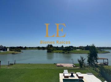 Casa · 250m² · 5 Ambientes · 4 Cocheras · Casa en Alquiler Anual en San Sebastián Área 1