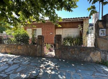 Casa · 92m² · 3 Ambientes · 1 Cochera · Casa a La Venta en Don Torcuato