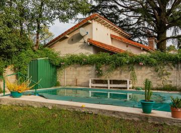 Casa · 75m² · 4 Ambientes · 1 Cochera · Venta Casa 4 Amb Pileta Parque Cochera - Gral Rodriguez - Apto Credito - Acepta Permuta