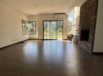Casa · 310m² · 5 Ambientes · 2 Cocheras · Casa Sobre Lote de 1000 m² con Costa Al Rio