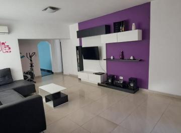 Casa · 115m² · 3 Ambientes · 2 Cocheras · Venta Casa Moreno Apta Crédito