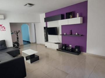Casa · 115m² · 3 Ambientes · 2 Cocheras · Venta Casa Moreno Apta Crédito
