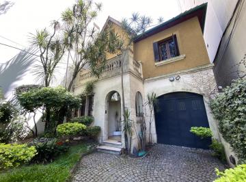 Casa · 413m² · 4 Ambientes · 2 Cocheras · Casa con Terraza y Patio Frente Al Parque Chacabuco Apto Credito