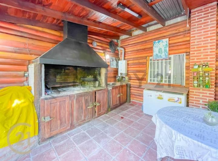 Casa · 292m² · 5 Ambientes · 3 Cocheras