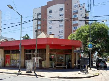 Local comercial · 55m² · 1 Ambiente · Local en Esquina a 3 Cuadras Estación