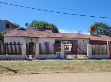 Casa de 5 ambientes, Costa Azul · Espectacular Casa con 4 Dorm. en Costa Azul