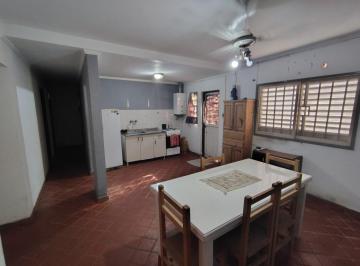 Casa · 150m² · 6 Ambientes · 2 Cocheras · Casa a La Venta