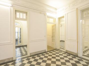 Casa · 143m² · 5 Ambientes · Barrio Ingles, Casa Estilo, /prof. 256 m².