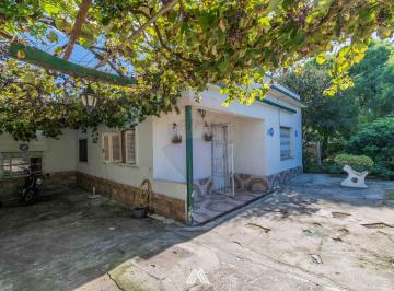 Casa · 110m² · 6 Ambientes · 1 Cochera · Venta Casa 3 Dorm. y Gran Terreno