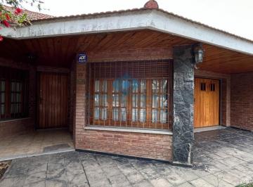 Casa de 3 ambientes, Jesús María · Casa 3 Dorm. + Amplio Quincho – Jesús María