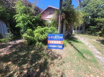 Casa · 200m² · 3 Ambientes · 1 Cochera · Lote en Venta de 1100 m² Merlo