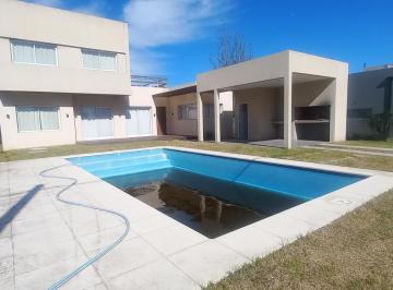Casa · 168m² · 4 Ambientes · 1 Cochera · Venta Casa 3 Dorm.. El Molino. Roldan