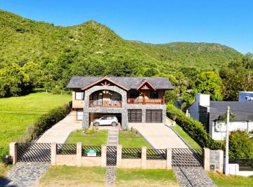 Casa de 8 ambientes, Santa Rosa de Calamuchita · Casa Premium a La Venta - Gas Natural - Calamuchita. Cód