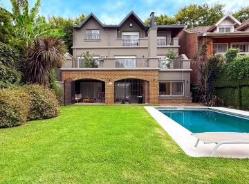 Casa · 455m² · 7 Ambientes · 3 Cocheras · Estupenda Casa en Alquiler, 3 Plantas, con Divino Jardín, Pileta y Cochera en Martínez
