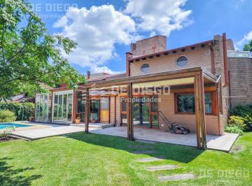 Casa · 326m² · 5 Ambientes · 4 Cocheras · Venta Casa 5 Ambientes Doble Lote, Pileta y Ascensor - Country San Miguel de Ghiso, Bella Vista