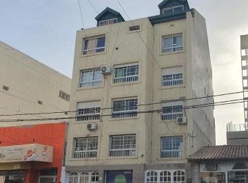 Edificio · 1200m² · 30 Ambientes · Edificio Comercial, 1200 m², Para Educación, Oficinas, Consultorios, Centro de Neuquén