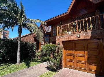 Casa de 5 ambientes, Quilmes · Chalet en Venta - Quilmes O.
