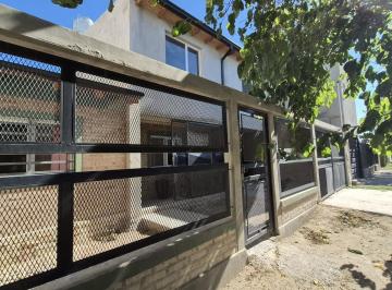Casa · 212m² · 5 Ambientes · 1 Cochera · Casa en Venta con Dpto en Cipolletti