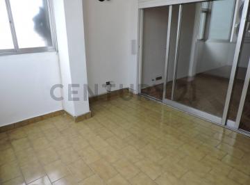 Departamento · 80m² · 4 Ambientes · Semi Piso 4 Ambientes Balcón Terraza Al Frente Flores Norte